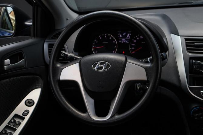 Hyundai Solaris I с пробегом 2013 года, цена 800 000 рублей, 107313 км, седан, Автокод Объявления