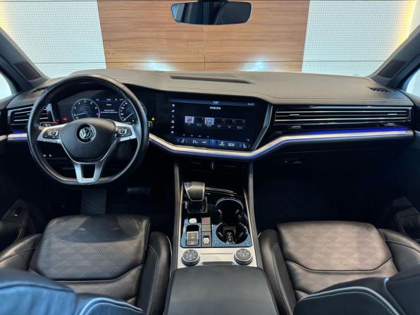 Volkswagen Touareg III с пробегом 2019 года, цена 5 499 000 рублей, 39116 км, внедорожник, Автокод Объявления