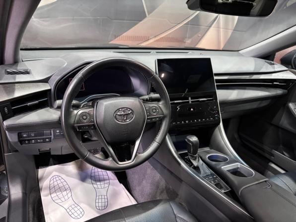 Toyota Avalon V с пробегом 2022 года, цена 3 650 000 рублей, 8472 км, седан, Автокод Объявления