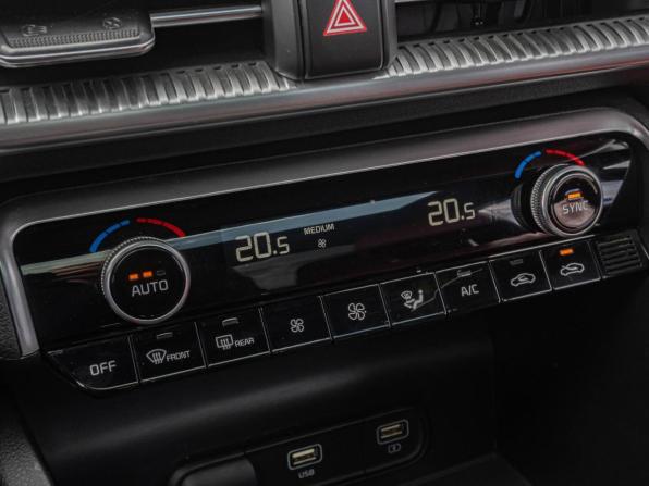 Kia K5 III с пробегом 2021 года, цена 2 899 000 рублей, 48088 км, седан, Автокод Объявления