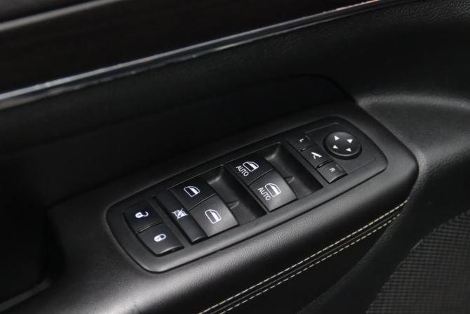 Jeep Grand Cherokee IV (WK2) Рестайлинг с пробегом 2013 года, цена 2 165 650 рублей, 182507 км, внедорожник, Автокод Объявления