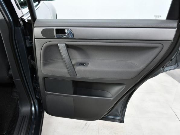 Volkswagen Touareg I Рестайлинг с пробегом 2008 года, цена 1 075 000 рублей, 366312 км, внедорожник, Автокод Объявления