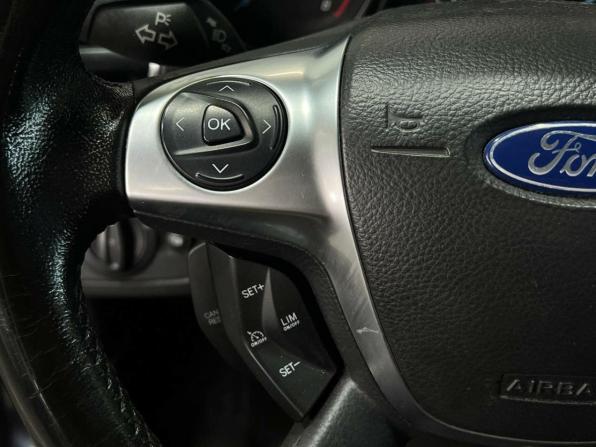 Ford Kuga II с пробегом 2015 года, цена 1 250 000 рублей, 130437 км, внедорожник, Автокод Объявления