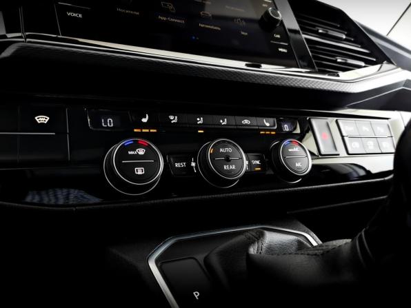 Volkswagen Multivan T6 Рестайлинг с пробегом 2021 года, цена 6 000 000 рублей, 120666 км, минивэн, Автокод Объявления