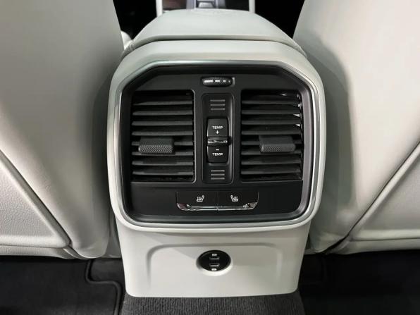 Porsche Macan I Рестайлинг 2 с пробегом 2021 года, цена 7 830 000 рублей, 15250 км, внедорожник, Автокод Объявления