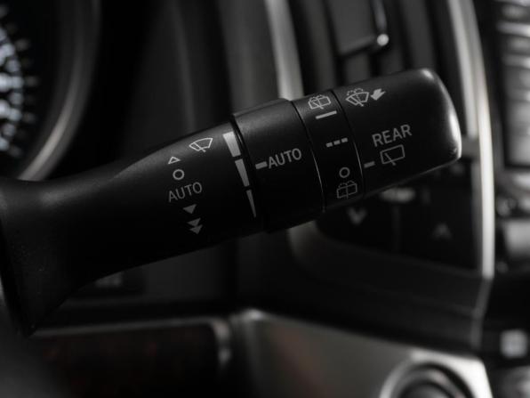 Toyota Land Cruiser 200 Series Рестайлинг 1 с пробегом 2013 года, цена 3 949 000 рублей, 193941 км, внедорожник, Автокод Объявления