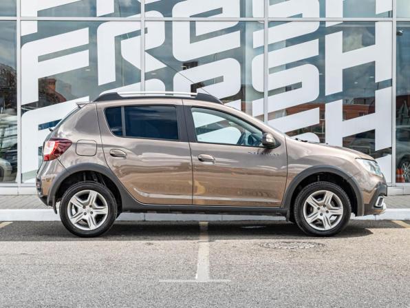 Renault Sandero II Рестайлинг с пробегом 2021 года, цена 1 059 000 рублей, 103306 км, хэтчбек, Автокод Объявления