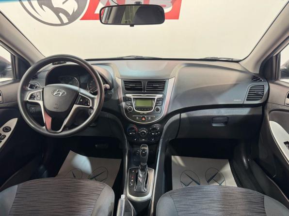 Hyundai Solaris I Рестайлинг с пробегом 2015 года, цена 1 000 000 рублей, 205766 км, седан, Автокод Объявления