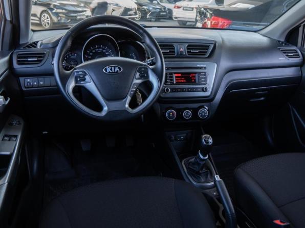 Kia Rio III Рестайлинг с пробегом 2015 года, цена 915 000 рублей, 134396 км, хэтчбек, Автокод Объявления
