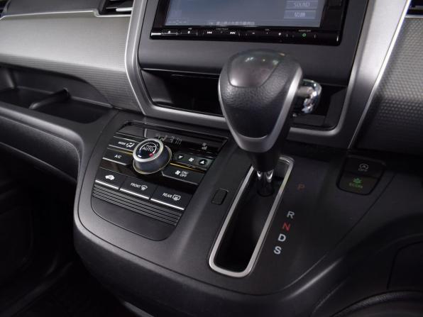 Honda Freed II с пробегом 2017 года, цена 1 495 995 рублей, 119114 км, компактвэн, Автокод Объявления