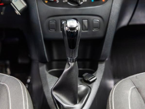 Renault Logan II с пробегом 2017 года, цена 888 000 рублей, 122365 км, седан, Автокод Объявления