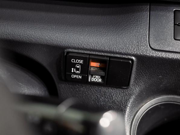 Toyota Sienta II Рестайлинг с пробегом 2019 года, цена 1 570 000 рублей, 109728 км, минивэн, Автокод Объявления