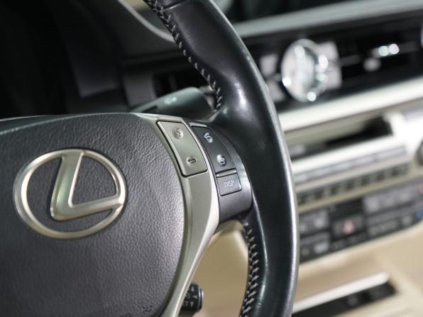 Lexus ES VI с пробегом 2012 года, цена 2 230 000 рублей, 180843 км, седан, Автокод Объявления