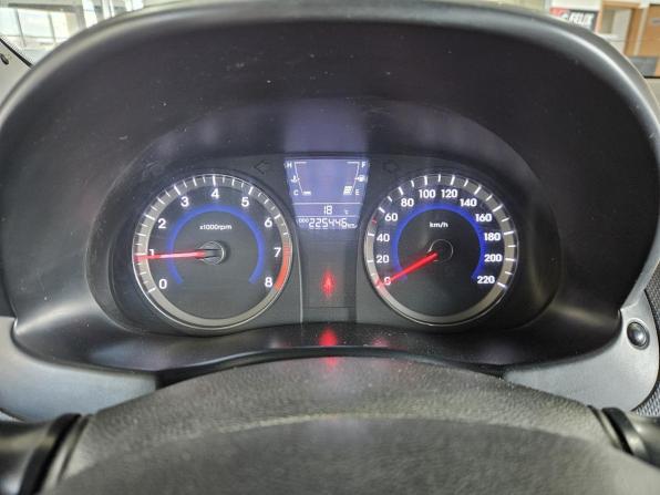 Hyundai Solaris I с пробегом 2012 года, цена 689 000 рублей, 255000 км, седан, Автокод Объявления