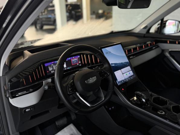 Geely Atlas II с пробегом 2024 года, цена 2 995 000 рублей, 26684 км, внедорожник, Автокод Объявления