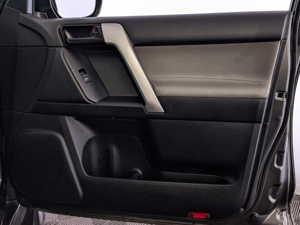 Toyota Land Cruiser Prado 150 Series Рестайлинг 2 с пробегом 2019 года, цена 4 200 000 рублей, 124743 км, внедорожник, Автокод Объявления