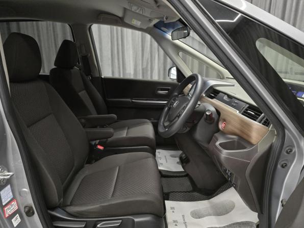 Honda Freed II Рестайлинг с пробегом 2019 года, цена 1 450 000 рублей, 131000 км, компактвэн, Автокод Объявления