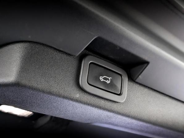 Land Rover Discovery V с пробегом 2017 года, цена 4 200 000 рублей, 78705 км, внедорожник, Автокод Объявления