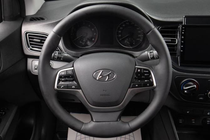 Hyundai Solaris II Рестайлинг с пробегом 2020 года, цена 1 579 000 рублей, 49000 км, седан, Автокод Объявления