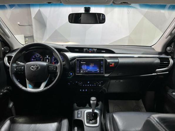 Toyota Hilux VIII с пробегом 2017 года, цена 3 300 000 рублей, 192960 км, пикап, Автокод Объявления