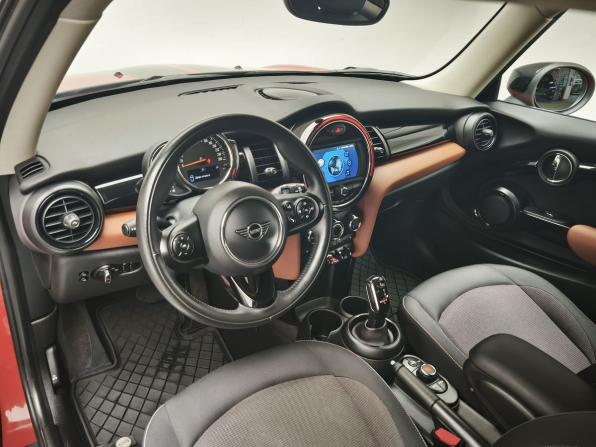 Mini Hatch III (F55/F56) Рестайлинг с пробегом 2020 года, цена 2 294 000 рублей, 54726 км, хэтчбек, Автокод Объявления