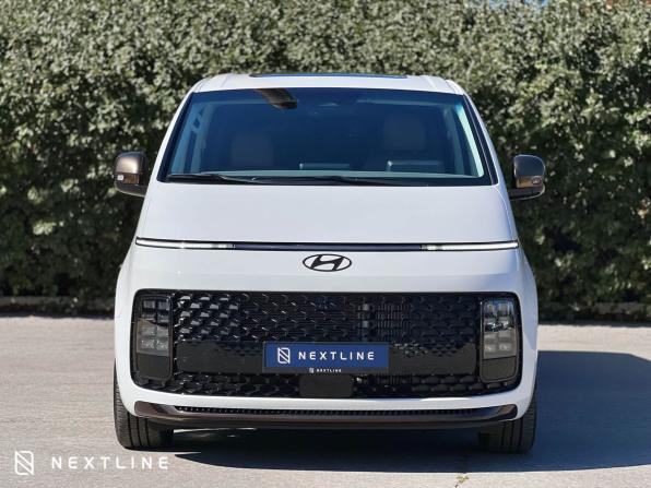 Hyundai Staria I с пробегом 2025 года, цена 8 990 000 рублей, 8000 км, минивэн, Автокод Объявления