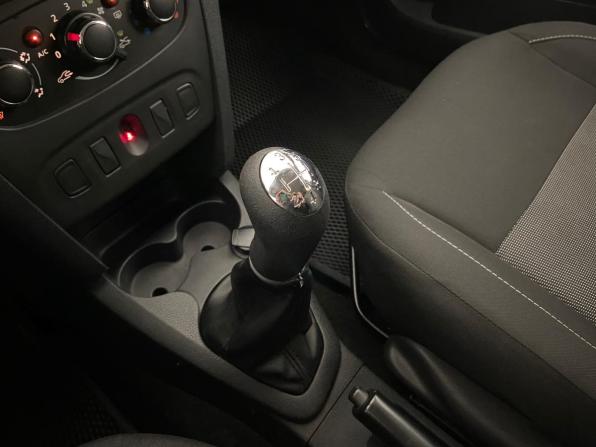 Renault Logan II Рестайлинг с пробегом 2019 года, цена 1 109 000 рублей, 78498 км, седан, Автокод Объявления