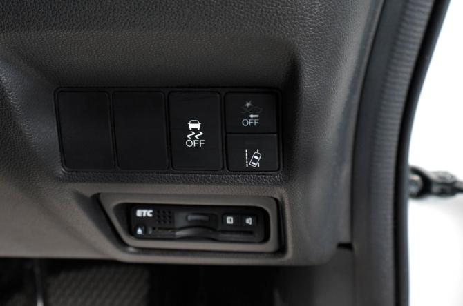 Honda Stepwgn V с пробегом 2016 года, цена 2 029 000 рублей, 191000 км, минивэн, Автокод Объявления