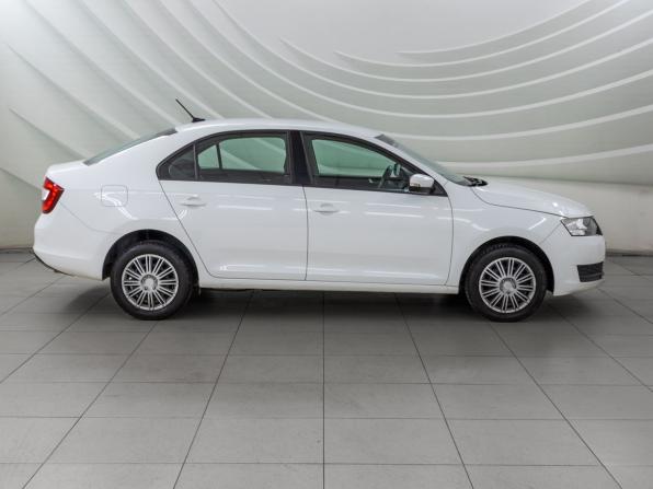 Skoda Rapid I Рестайлинг с пробегом 2019 года, цена 1 213 000 рублей, 97636 км, лифтбек, Автокод Объявления