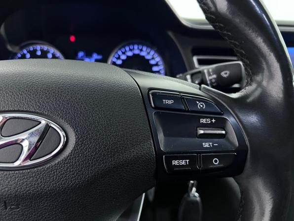 Hyundai Elantra VI (AD) Рестайлинг с пробегом 2019 года, цена 1 399 000 рублей, 127001 км, седан, Автокод Объявления