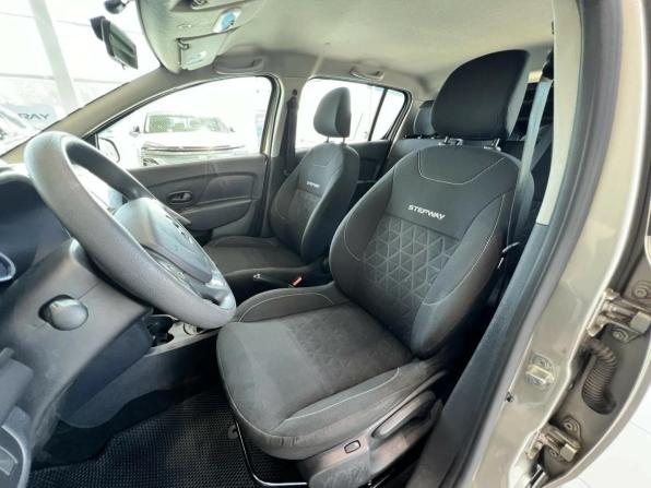 Renault Sandero II с пробегом 2018 года, цена 995 000 рублей, 90072 км, хэтчбек, Автокод Объявления