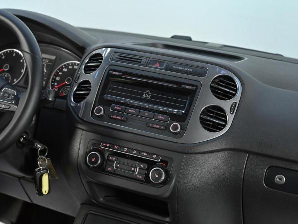 Volkswagen Tiguan I Рестайлинг с пробегом 2012 года, цена 1 700 000 рублей, 142000 км, внедорожник, Автокод Объявления