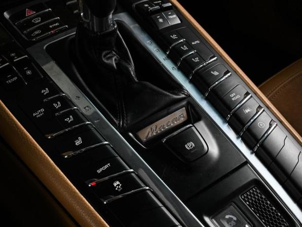 Porsche Macan I с пробегом 2017 года, цена 3 220 000 рублей, 96435 км, внедорожник, Автокод Объявления