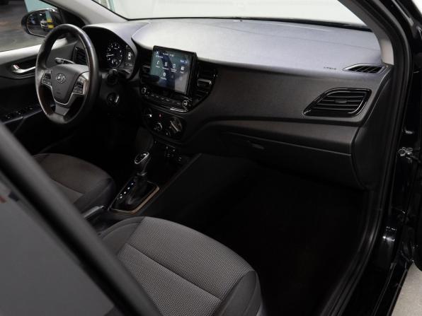 Hyundai Solaris II Рестайлинг с пробегом 2021 года, цена 1 680 000 рублей, 77637 км, седан, Автокод Объявления
