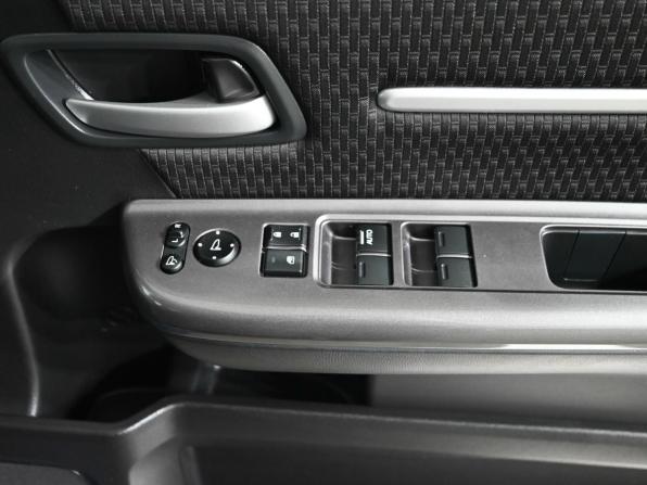 Honda Stepwgn V Рестайлинг с пробегом 2018 года, цена 2 400 000 рублей, 119800 км, минивэн, Автокод Объявления