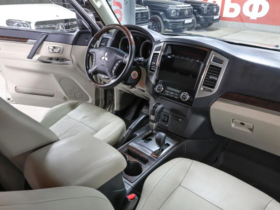 Mitsubishi Pajero IV Рестайлинг 2 Москва  - изображение 12
