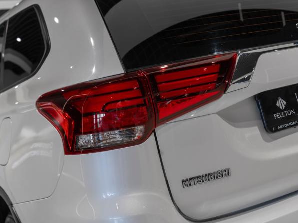 Mitsubishi Outlander III Рестайлинг 2 с пробегом 2015 года, цена 1 670 000 рублей, 108953 км, внедорожник, Автокод Объявления