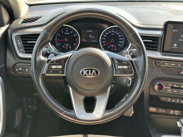 Kia Ceed III с пробегом 2019 года, цена 1 630 000 рублей, 98100 км, универсал, Автокод Объявления