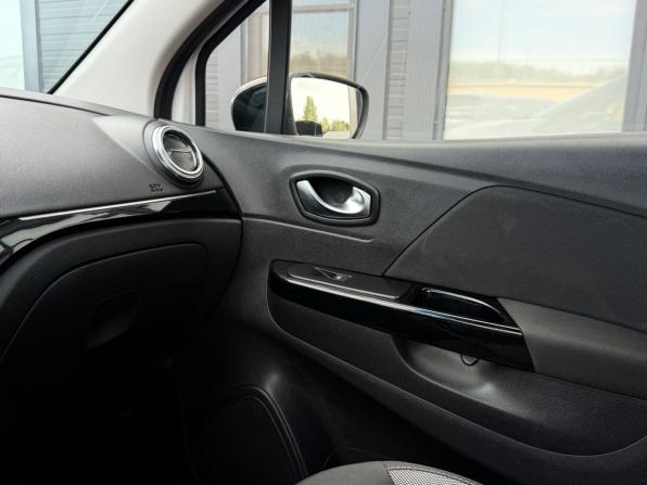 Renault Kaptur I Рестайлинг с пробегом 2021 года, цена 1 299 000 рублей, 87165 км, внедорожник, Автокод Объявления