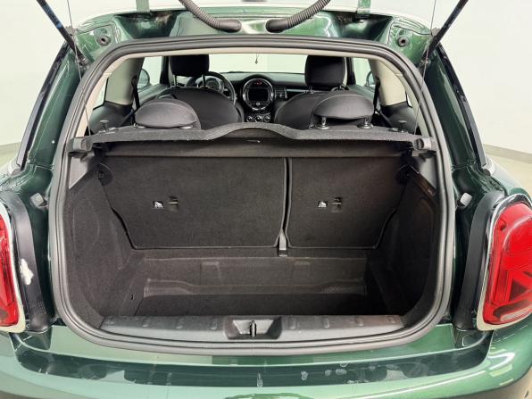 Mini Hatch III (F55/F56) Рестайлинг с пробегом 2019 года, цена 1 990 000 рублей, 128225 км, хэтчбек, Автокод Объявления