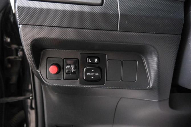 Toyota Auris I Рестайлинг с пробегом 2011 года, цена 1 079 000 рублей, 179000 км, хэтчбек, Автокод Объявления