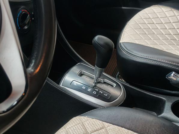 Hyundai Solaris I с пробегом 2012 года, цена 749 900 рублей, 195000 км, хэтчбек, Автокод Объявления