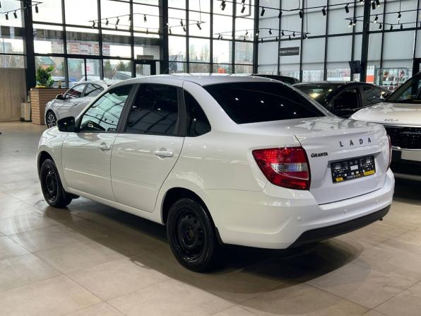 Lada (ВАЗ) Granta I Рестайлинг с пробегом 2024 года, цена 880 000 рублей, 12400 км, седан, Автокод Объявления