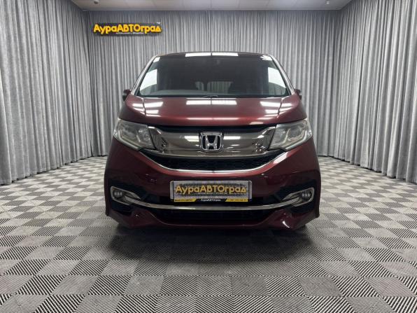 Honda Stepwgn V с пробегом 2016 года, цена 2 150 000 рублей, 169084 км, минивэн, Автокод Объявления