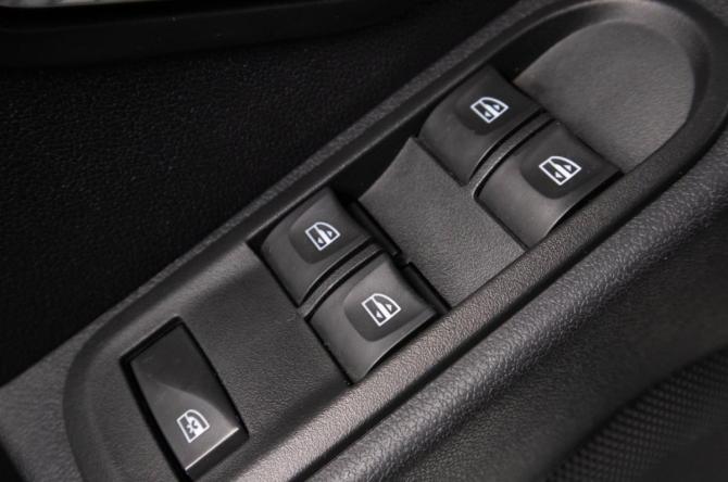 Renault Duster I Рестайлинг с пробегом 2018 года, цена 1 549 000 рублей, 75200 км, внедорожник, Автокод Объявления