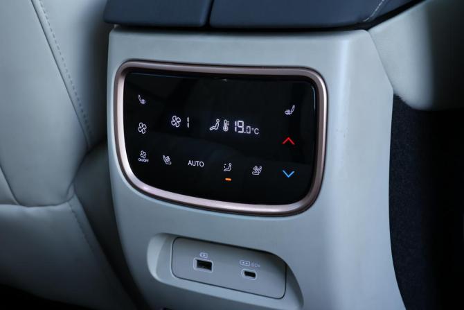 Exeed VX I Рестайлинг с пробегом 2023 года, цена 3 450 000 рублей, 47657 км, внедорожник, Автокод Объявления