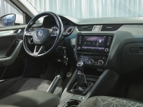Skoda Octavia III (A7) Рестайлинг с пробегом 2019 года, цена 1 699 000 рублей, 90584 км, лифтбек, Автокод Объявления