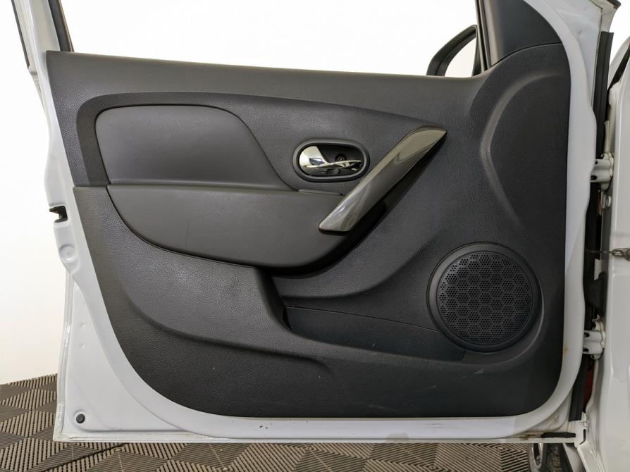 Renault Sandero II Рестайлинг Москва  - изображение 19