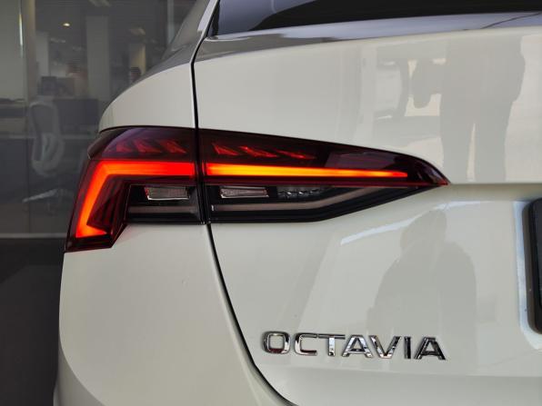 Skoda Octavia IV (A8) с пробегом 2021 года, цена 2 200 000 рублей, 92145 км, лифтбек, Автокод Объявления