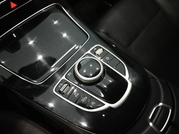 Mercedes-Benz E-Класс V (W213 S213 C238) с пробегом 2017 года, цена 2 580 000 рублей, 136871 км, седан, Автокод Объявления